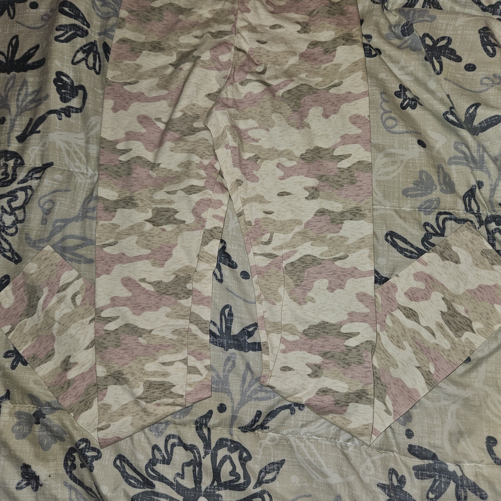 Old Navy Pink and Tan Camouflage Leggings